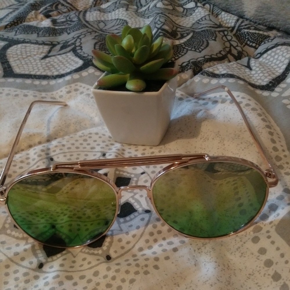 Sunglaases